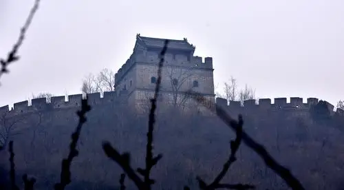 路上拍了一张长城烽火台!