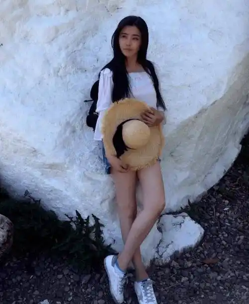 王祖贤有多火?泳装照外泄,网友:好激动!_身材_款式_长发