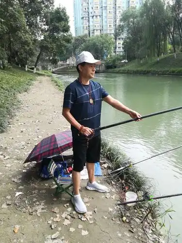 享秋情美韵钓鱼趣:2020-9-19(文字原创)图华为手机自拍.