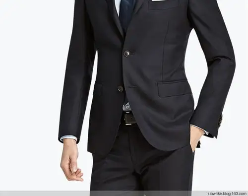 阳光射在军装上 - 戎装马靴粗犷猛壮士,西服领带文雅优熊男