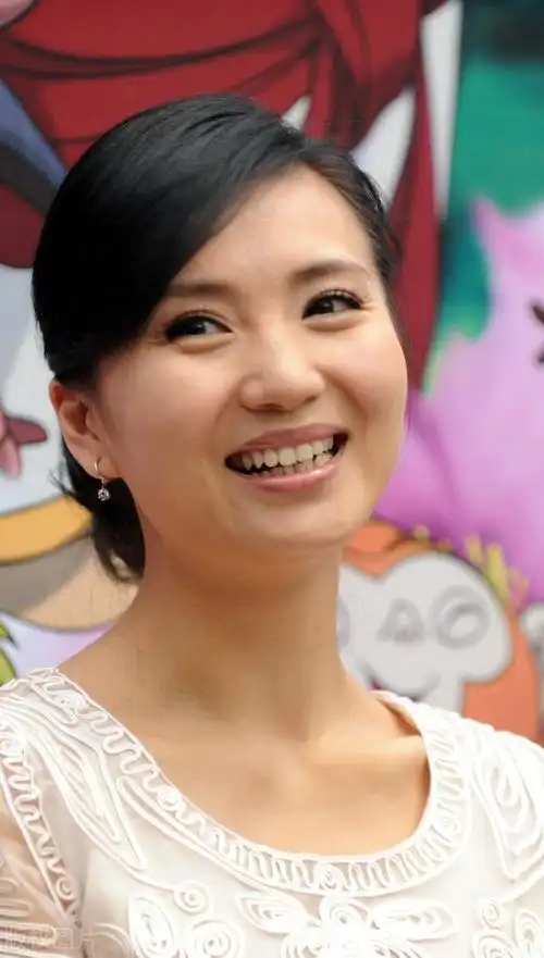 万人迷陈好优雅迷人尽显女神范儿