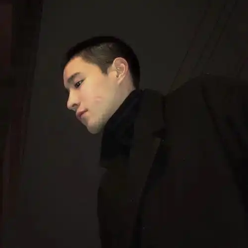 中分帅气男生头像图片短发帅哥高清男头