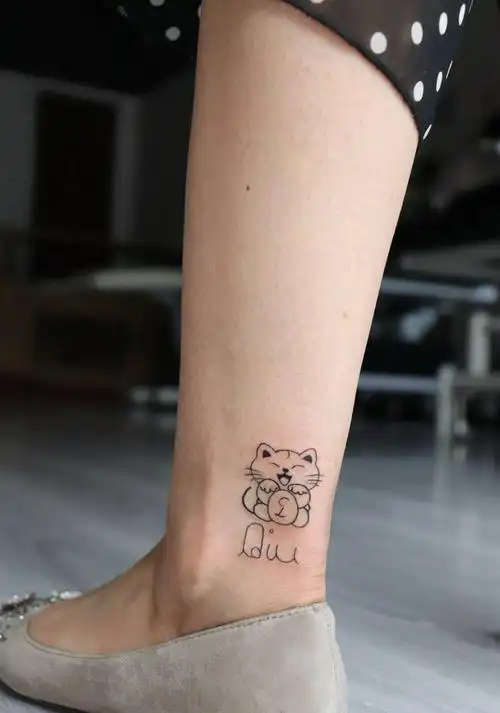 小清新猫猫脚踝纹身图片