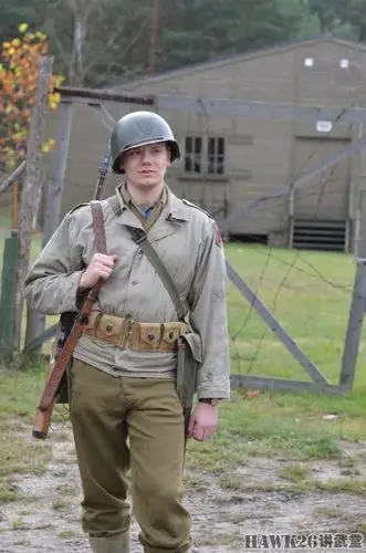 波兰博物馆纪念活动 现役美军遭遇二战穿越者