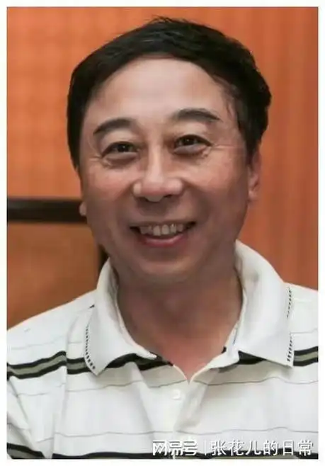 著名相声演员冯巩近照低调40年的老婆没想到是熟悉的她