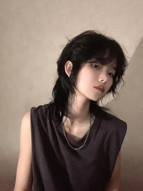 适合方圆脸女生的鲻鱼头用卷发棒轻松get