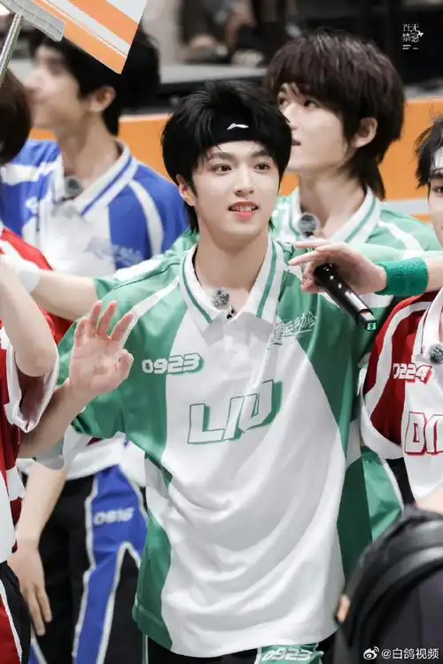 看不到刘耀文打篮球了