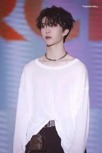 范丞丞一些咳性感的图