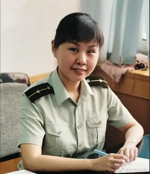 我们的节日退役不褪色何处不尖兵