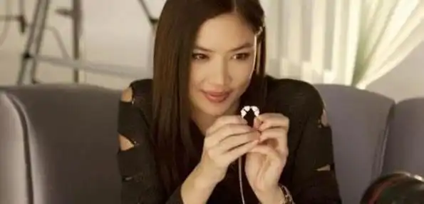 黎明一家罕见亮相,小19岁娇妻打扮休闲,57岁黎明帅气不减当年