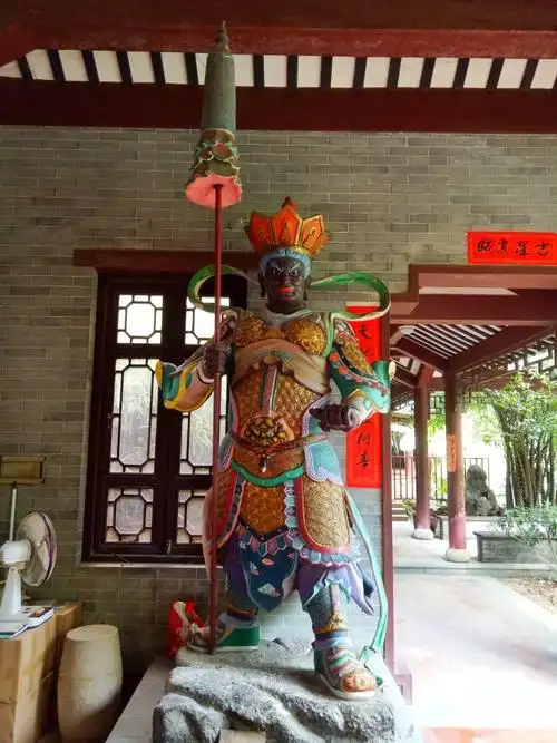 广东东莞:秋日高阳琉花寺