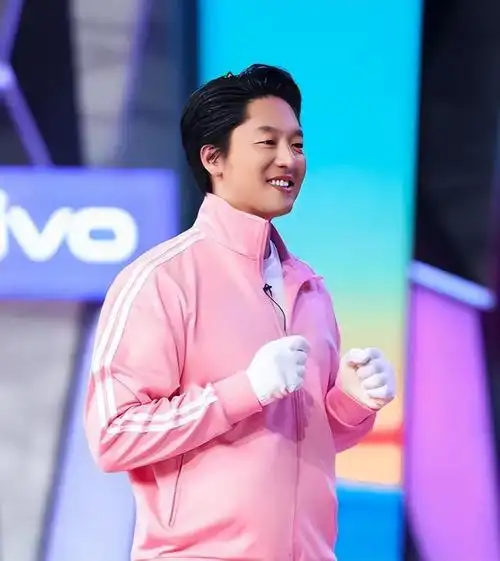 凌潇肃的演技还是挺好的,要不也不会招来这么多观众的"恨",在这部剧