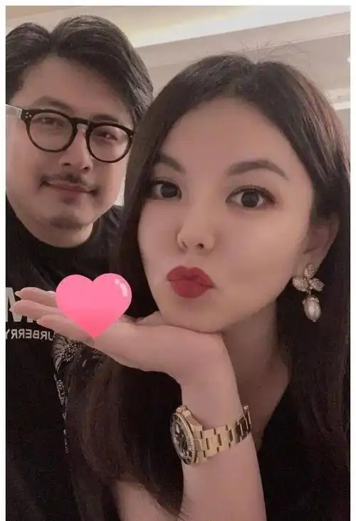 王岳伦深更半夜官宣离婚与李湘的婚姻他到底卑微到什么程度