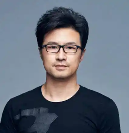 汪峰剪寸头上热搜,换发型堪称"换脸",油腻大叔变硬汉_章子怡_小岳