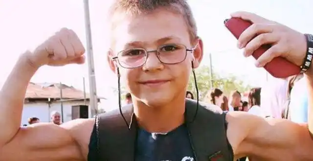 世界上最壮的小孩!5岁就有八块腹肌!力量训练的孩子能长高吗?