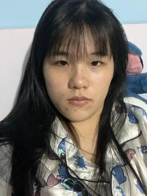 我素颜丑关我化妆什么事 ?