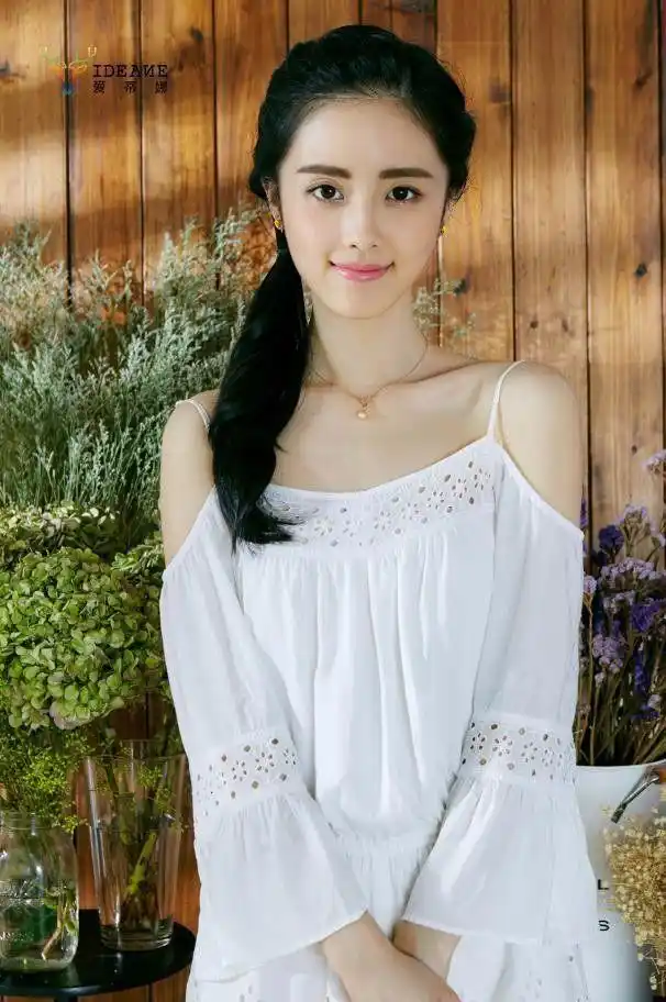 小清新女神章乐韵!