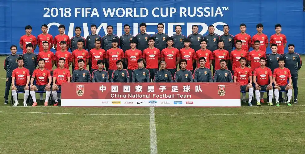 为何恒大越踢越好,国足却越踢越烂!