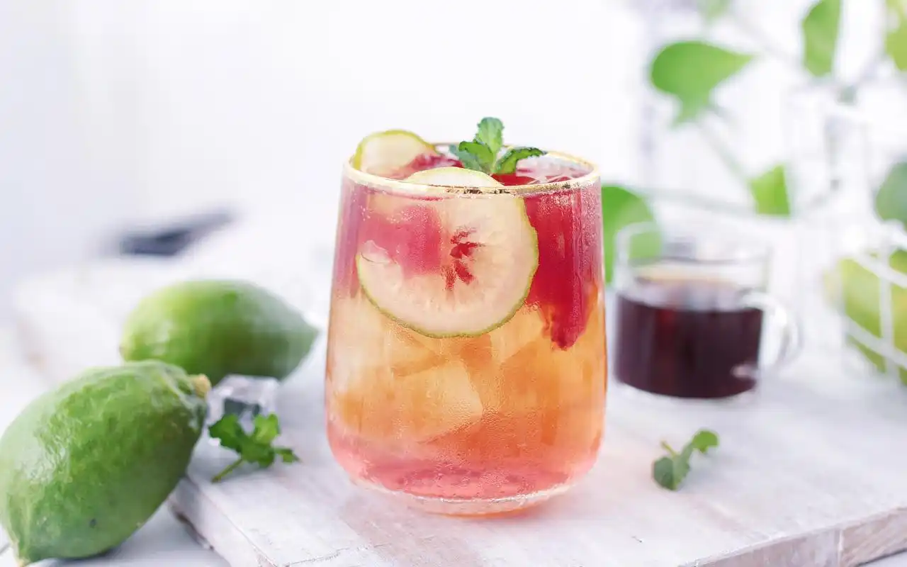 清凉夏日饮品高清桌面壁纸