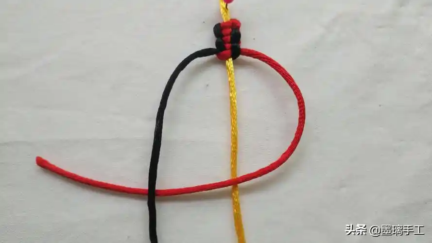 平结收尾怎么打结(diy手工编绳必学的基础)