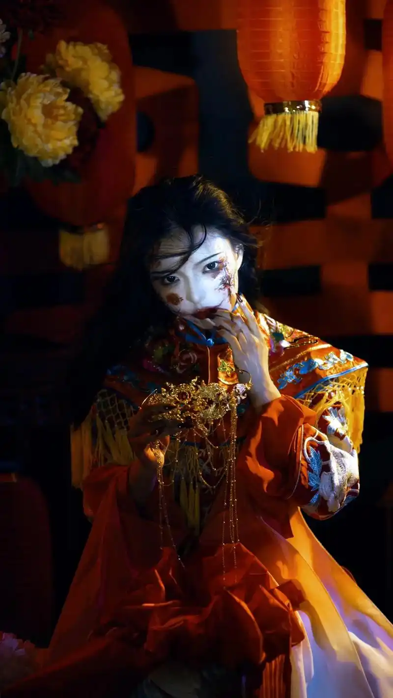 感觉喜欢这个风格的不多   但是我贼喜欢.鬼新娘  从来都是 - 抖音