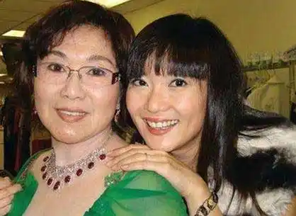 李司棋两位前夫第一任伤她最重婚姻18年破碎