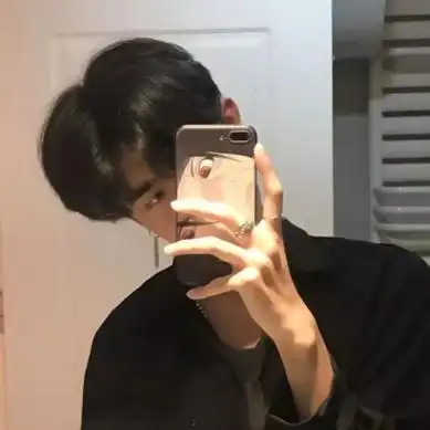 男头手机挡脸高清帅气的qq头像男生拿手机档脸图片