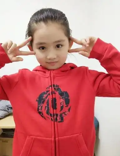 11岁的王亭文长相可爱动人撞脸赵丽颖网友心动的感觉