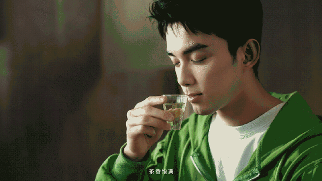 如何能在碎片时间轻松畅享好茶?认准吴磊手中的#康师傅绿茶#准没错!