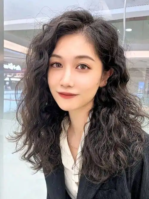 冬天最受欢迎"全头烫",你该烫了!_发型_中国_形象