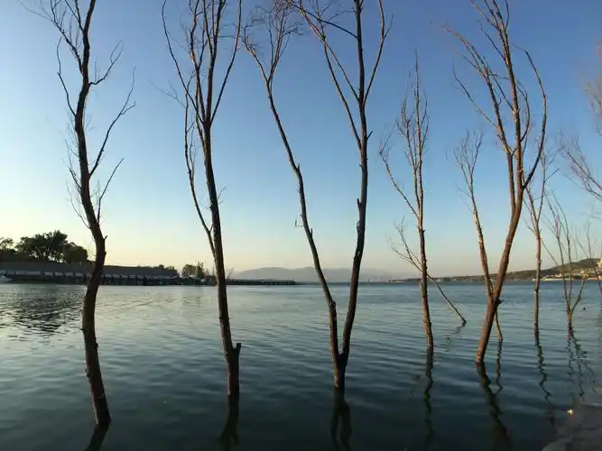 官厅湖畔好美景和工作家中生活照