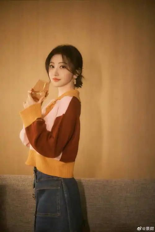 景甜初冬美拉德穿搭来袭,大甜甜真美啊__财经头条