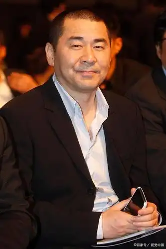 《爱我就别想太多》土味感十足,剧情不能推敲,乐呵就好