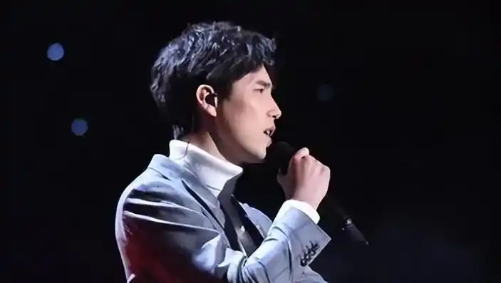 回顾音乐剧王子阿云嘎父母双亡长兄病故疑似恋情曝光