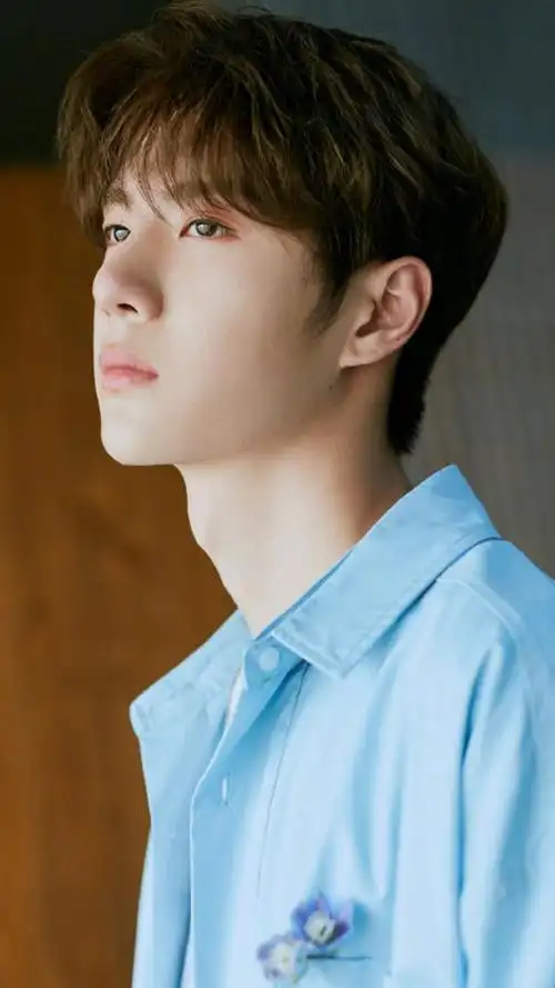 王一博夏日清爽写真