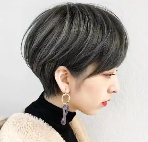 这是最适合中年女性的发型:齐耳短发!谁见都夸显年轻
