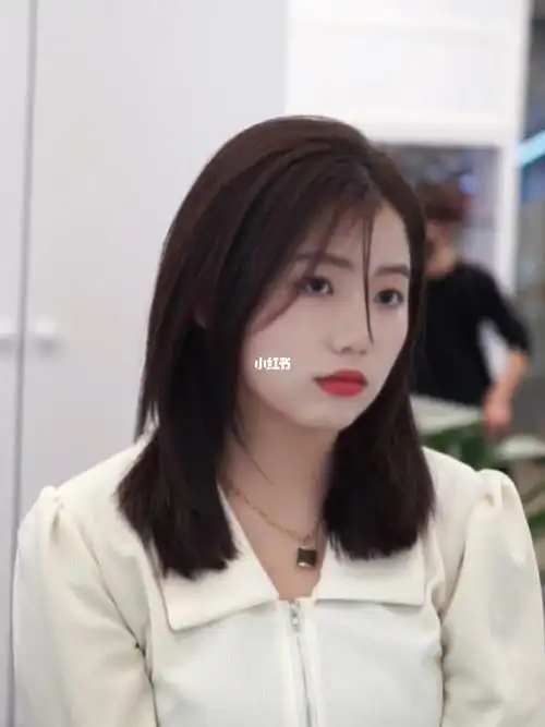 适合方脸女生的锁骨发