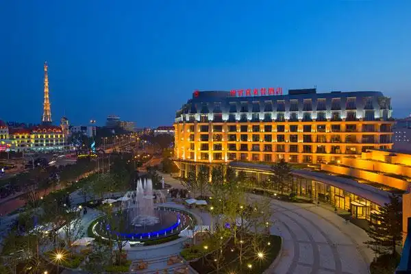 华贸喜来登酒店地址:北戴河滨海大道16号星级:★★★★★北戴河唯一的