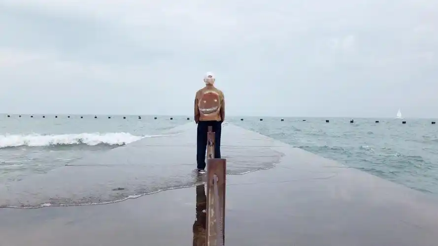 泰泰打卡游客照 完美诠释"日常即是画报"这句话