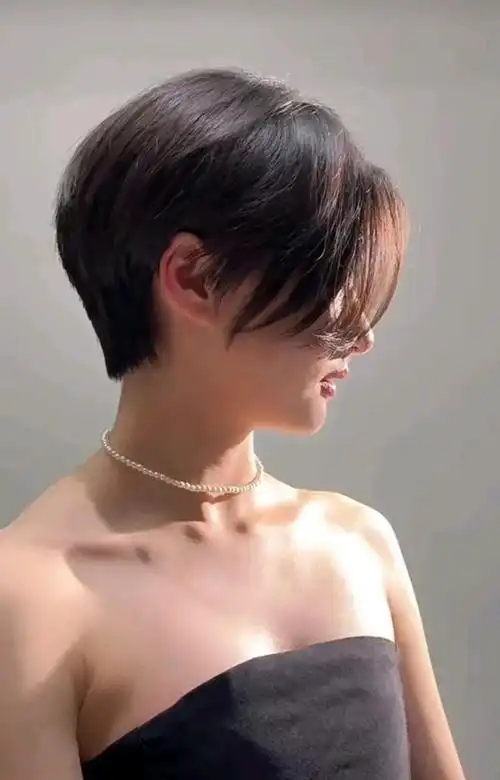 推后脖头锯齿头时尚分头烫卷波波头,好看不落伍,喜欢别错过|发型|短发