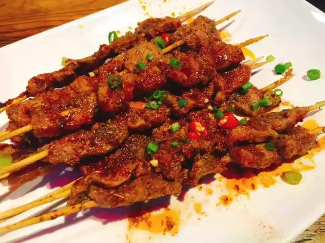 朋友圈烧烤俱乐部(青岛路店)