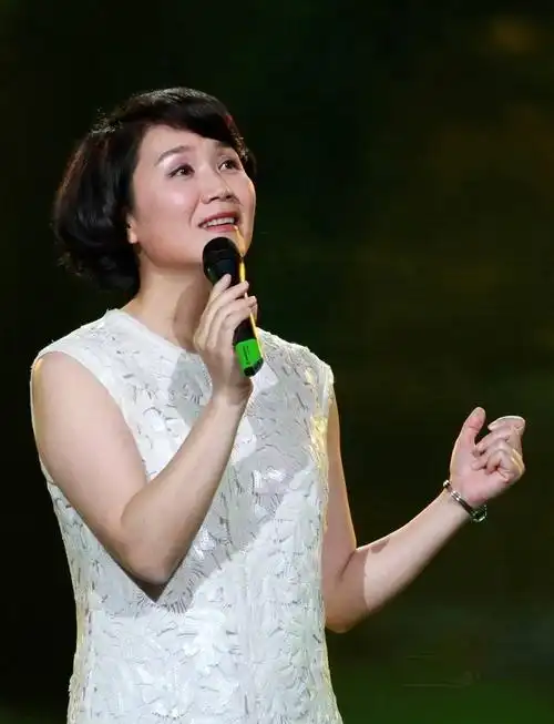 严晓频演北京人在纽约而出名嫁给初恋后生下两子很幸福