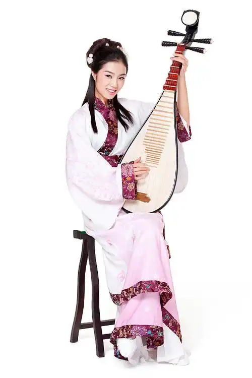 古装美女弹琵琶图片