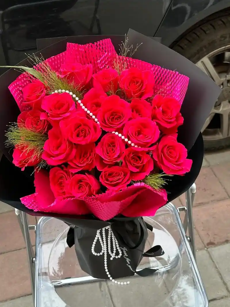 赤峰你的花店弗洛伊德玫瑰花束