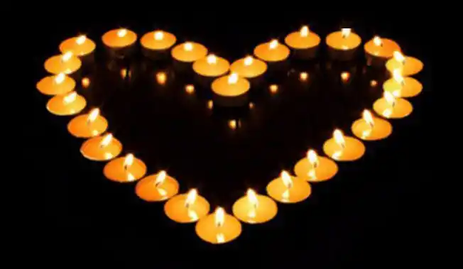 清明节为天堂的亲人点一盏心灯