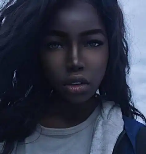 14岁黑人女孩走红,长相惊艳全网,网友:原来我丑不是因为皮肤黑