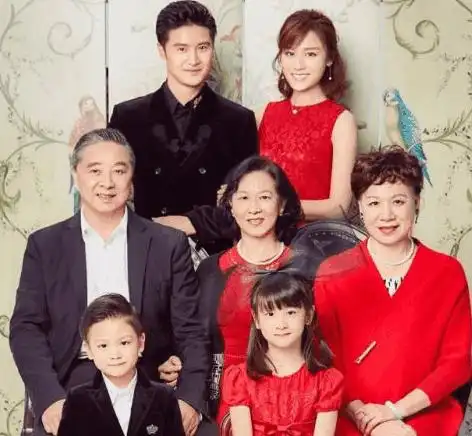 小包总杨烁家庭大片就差一人叶一茜带森碟拍片几日不见又长高