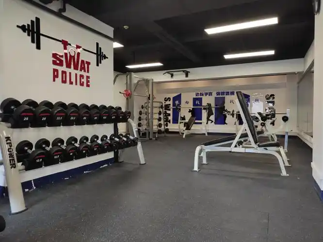 特警支队驻江汉大队健身房改造后正式投入使用