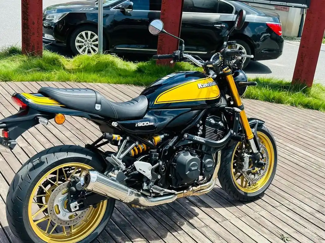 蜡笔精品川崎z900rs se版 最新拿下极品川崎z900rs se版,23年6月仅700