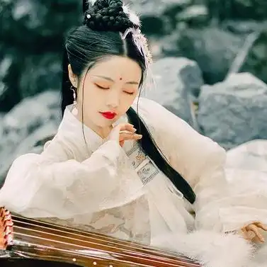 羽毛下雪白衣女生头像,唯美古风真人头像